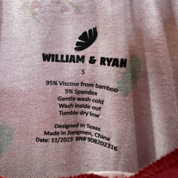 William & Ryan Pajama Lounge Pants S Bamboo Brick Red Holly Leaves Berries NWT - Picture 5 of 5